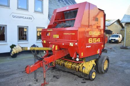 Round Baler, New Holland 654 Cropcutter. Year 1998. Net binding. Serviced in 2014 with 27 new bearings in the introduction and rollers. PC. running well