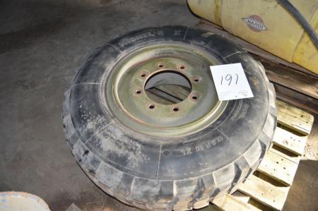 Wheels for agricultural / construction wagon 12.5 R20 XL. Mounted on a 8-hole rim
