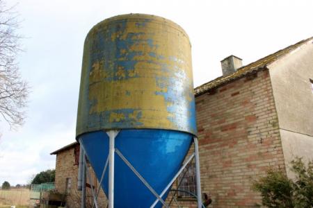 Silo without auger height approx 4.5 meter diameter approx 2.30 meters