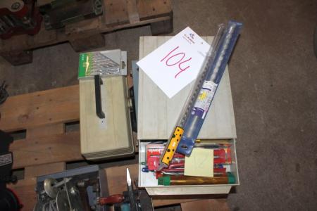 Various live in drawers + toolbox + assortment box with boron