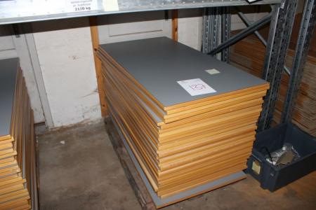 Palle med bordplader med grå laminat 140 x 70 cm ca. 30 stk.