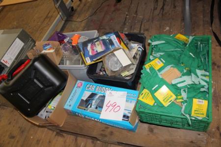 Pallet with gardening gloves + Various auto equipment
