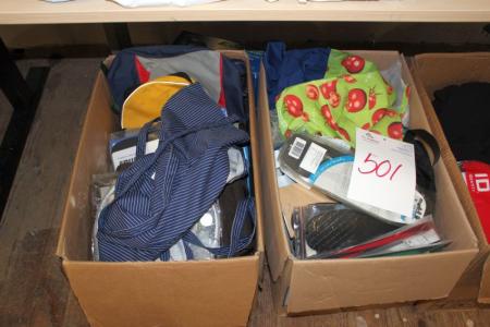 4 boxes of the bla aprons + T-shirt + Bags + underwear etc.