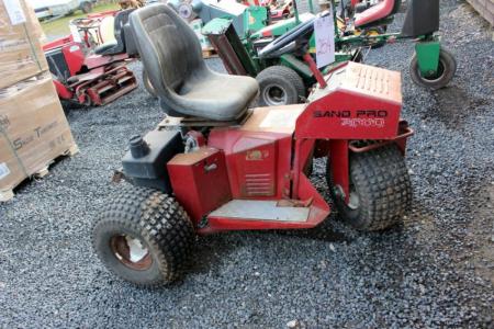 Lawn tractor Toro sand PRO 2000 hours 399 must have starting aid