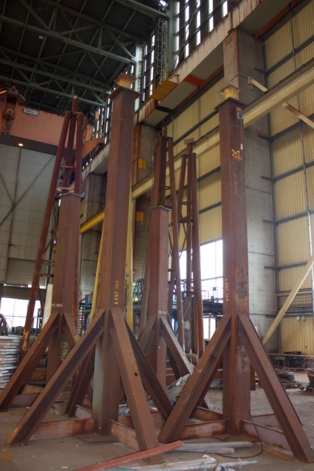 7 support stands, 425 ton + 4 stands with adjustable center (3527 + 3526)