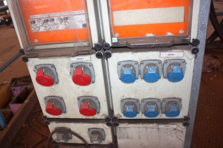 Dispensing-switch-board, 220 v, 16 amp. 12 outlets