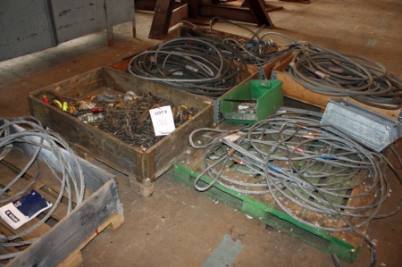6 pallets with various lifting equipment (steel wire, hoists)