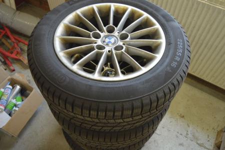 4 x alloy wheels, BMW. Fitted with winter tires, Continental 255/53 R16. 7Jx16H2 IS20. Tire tread about 60%