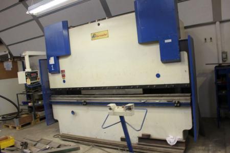 Kanbukker, Durmazlar type HAP30120 year 1997 length 3300 mm width; 2150 mm, capacity 120 tons weight 7500 kg. Incl. Pallet with various tools for folding machine