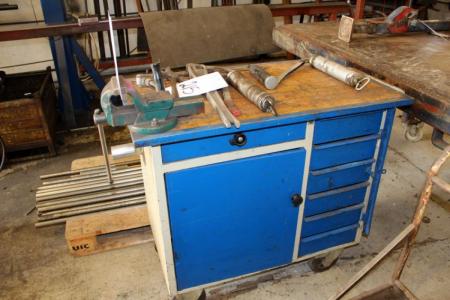 Workshop trolley with vice