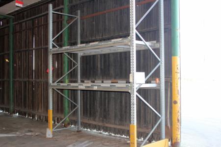 1 subjects pallet rack with 4 vangr height about 3.5 meters