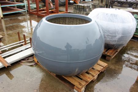 Large garden pot in fiberglass