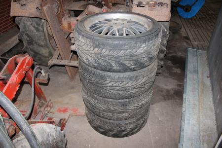 4 tires with rims 225/40 Z R18 hole: 5 x 100 Dunlop, OK pattern on two decks