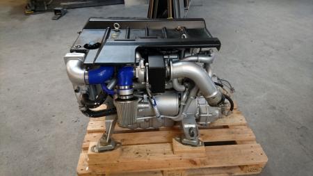 FNM marine engine HPE150HK, New engine has been installed in the boat but never sailed, Twindisc hydraulic gear Complete engine management and indstr