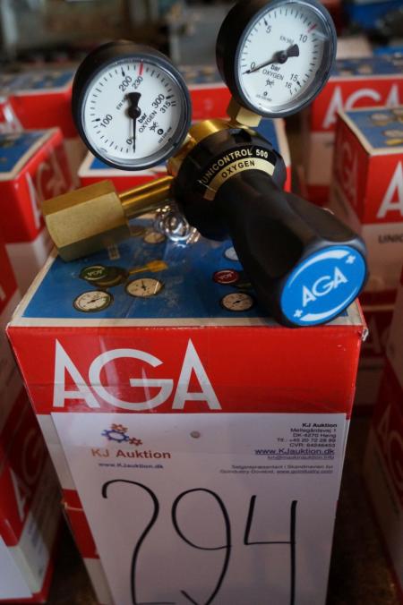 2 Stck. AGA UniControl 500 Regler eingestellt mit Sauerstoff und Acetylen. (Archivbild)