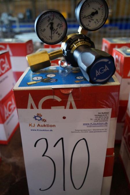 2 pcs. AGA UniControl 500 Regulator set with oxygen and acetylene. (Archive picture)