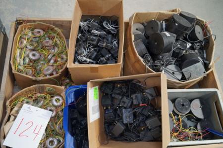 2 pallets of various electronic equipment
