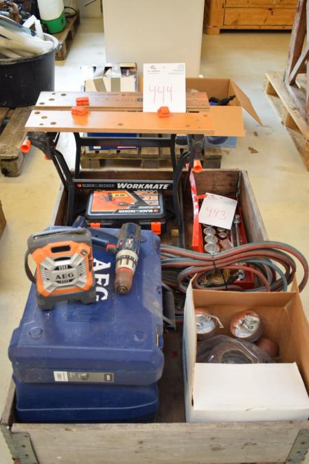 Black & Decker reciprocating saw + workbench. Miscellaneous Tools, mrk. EGG. Stand unknown, 2 outdoor lamps, copper. Oxygen and gas hose