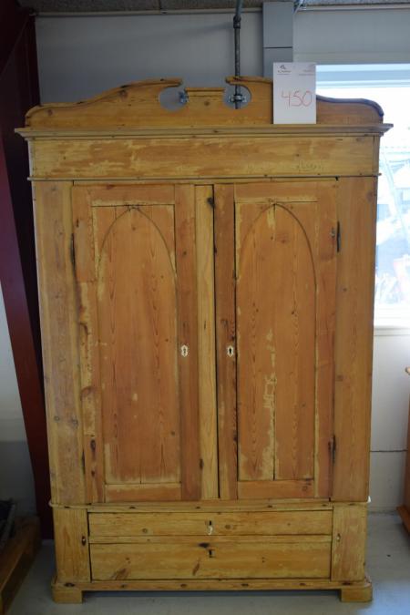 Pine cabinet with carving, 2 doors and 2 drawers. B 123.5 x H 201 x D 46 cm.