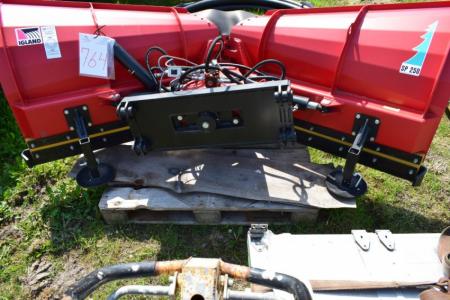 Snowplow / V-plow Igland SP 250. Working width 250 cm. Can be adjusted in all directions of the "V" or "Y" shape and has 35 degree inclination.