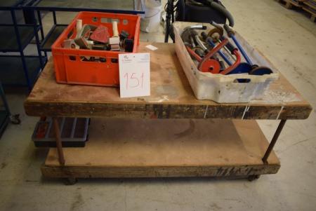 Holzwagen mit verschieden. 180x73x72cm + Box mit Bandspender + Box mit Halterung für folieomvikler
