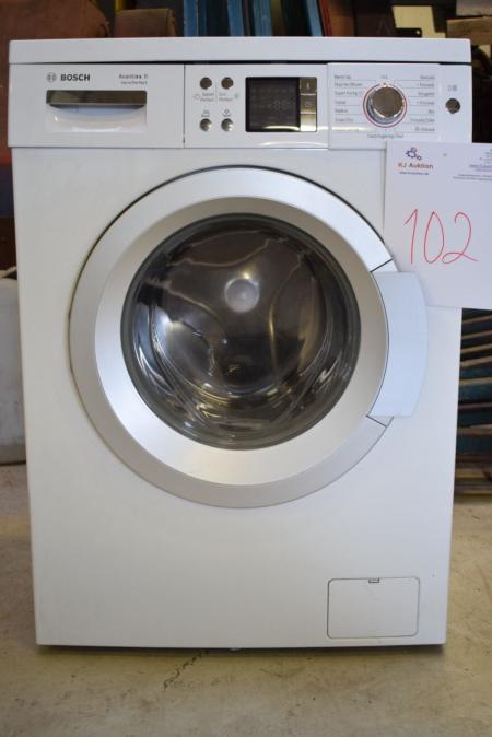 Washing machine, mrk. Bosch Avantixx 8 varioPerfect, with defective bearings in the drum