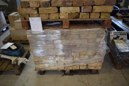 1 pallet of brick / stone coating, thickness approximately B 7 x 22.5 x 11.5 cm L, ca. 500.