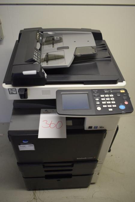 Kopimaskine, mrk. Minolta Bizhiab C200. Farvekopimaskine med 3 papirkassetter.