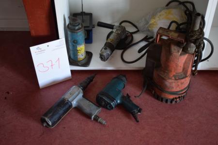 3 pieces. air tools, jack, pumpe.m.m.
