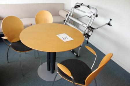 Rundt bord med 3 stole Design by Hans Sandgren Jacobsen model 1930