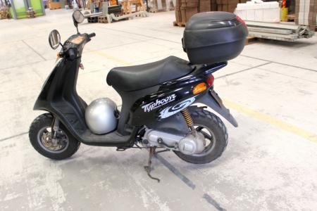 Moped 45 Piaggio Typhon km in 2357 with 2 helmets