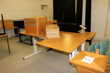 El hæve/sænke skrivebord + skuffesektion + 3 stole + piedestal 