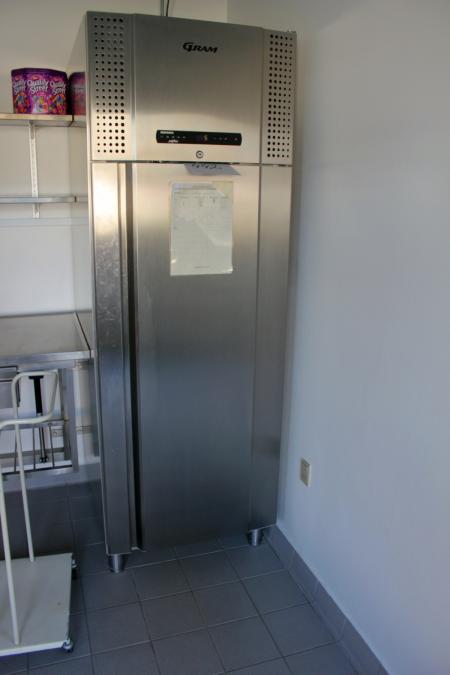 Industry Refrigerator, Gram
