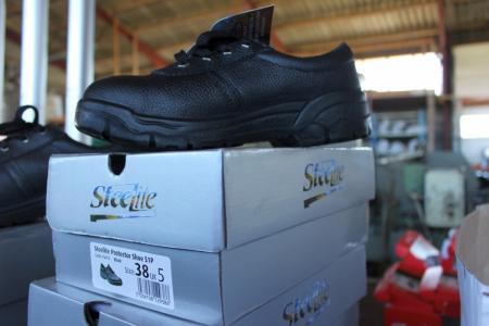 4 pairs of safety shoes, Steelite str. 38, NEW