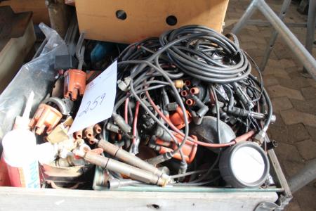 Pallet with hose + miscellaneous