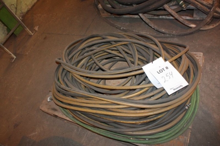 Air hoses on pallet