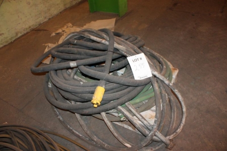 Air hoses on pallet