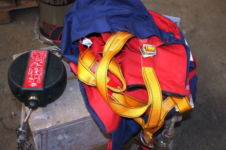 Personal fall protection equipment 
