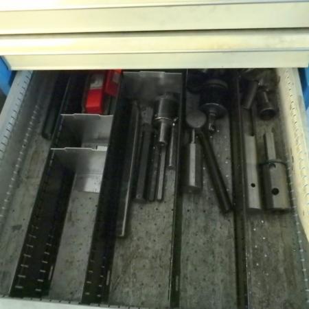 Box containing pliers, steel supports, mm.