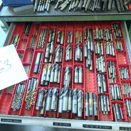 Contents drawer milling cutters and drills