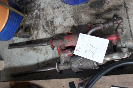 2 pcs. manual oil pumps