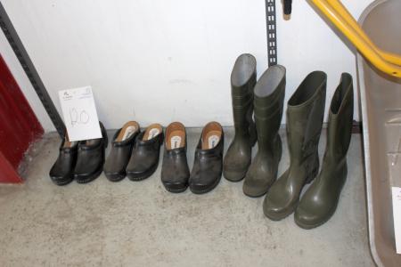 3 pairs of shoes (2 pairs str. 42 + 1 pair str. 45) + 2 pairs of rubber boots str. 41 + 43