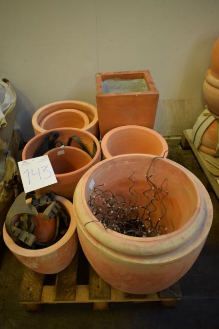 Palle m. Various terracotta garden pots, ca. 25 pcs. etc.