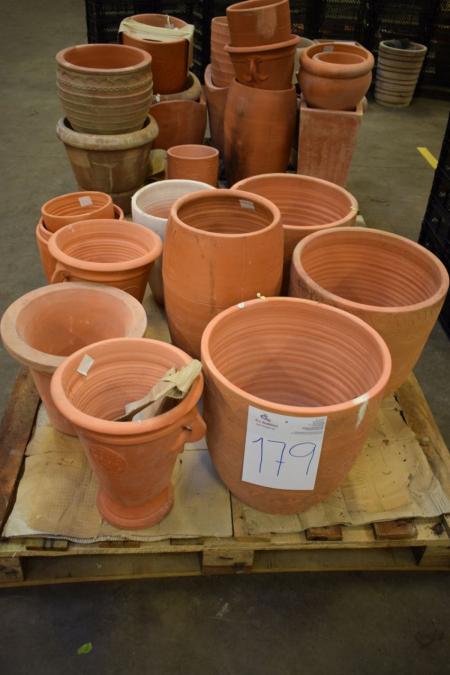Palle m. Various terracotta garden pots, totaling approximately 13 pc.