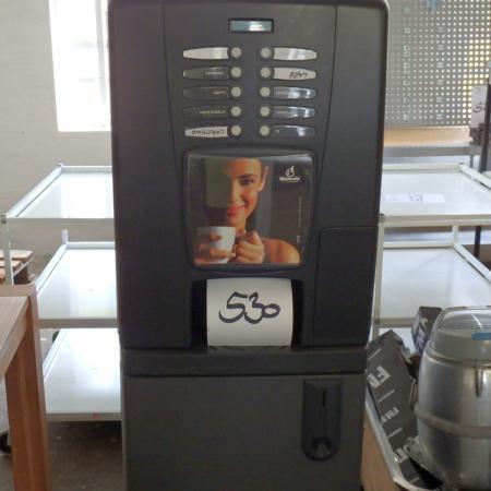 Kaffeautomat, med nøgler
