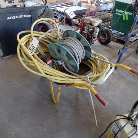 Wheelbarrow with hose mm