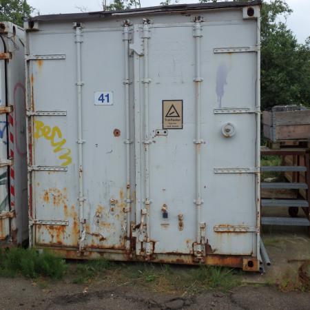 30 F Container el. inst. Døre er noget rustne. Kan først afhentes efter sidste udleveringsdag