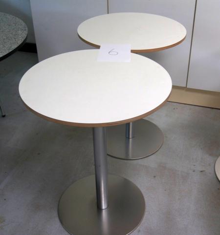 2 Stck. La Palma Café Tische. In der Höhe verstellbar. Ø: 60 cm. Weiß mit Stahlgestell.