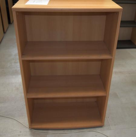 2 pcs. bookcases in beech with 4 shelves. (Worn). H: 180 cm W: 70 cm D: 32 cm + 1 bookcase with 2 shelves. (Worn) .H: 110 cm W: 70 cm D: 32 cm