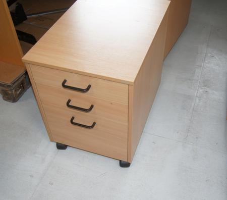 Schreibtisch Tablett auf Rädern mit 3 Schubladen. B: 42 cm T: 60 cm H: 56 cm.